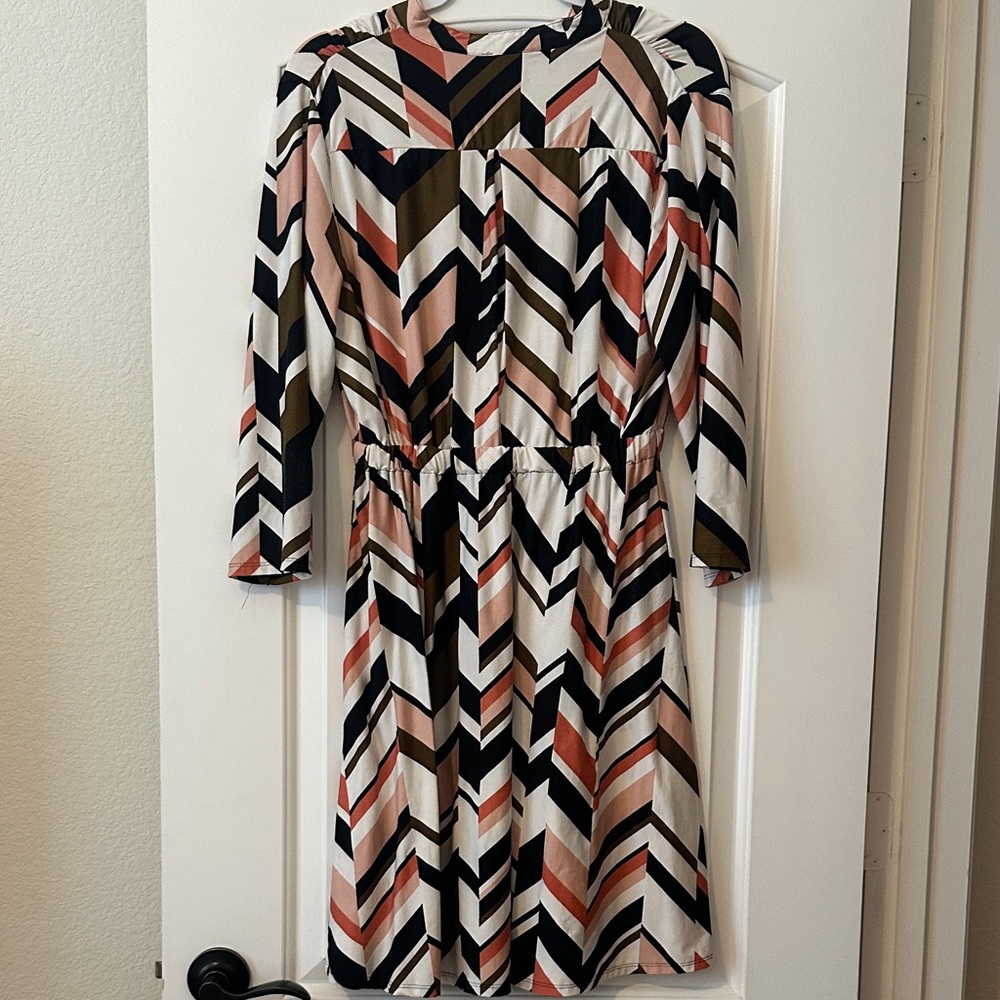 Chevron Patterned Dress - Picture 6 of 7